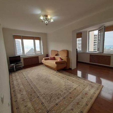 Appartement Flat at the seafront à Aktau  Extérieur photo